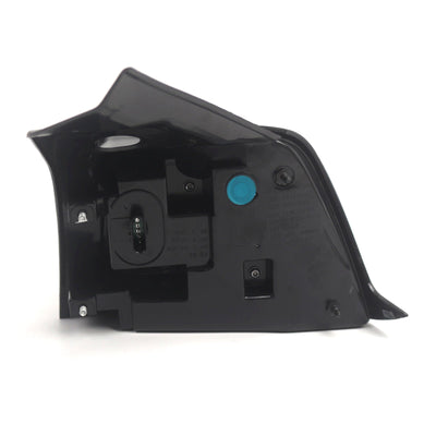Feu Gauche LED Extérieur Tesla Model 3 2017-2023 1077399-00 - en situation - Becquet Voiture
