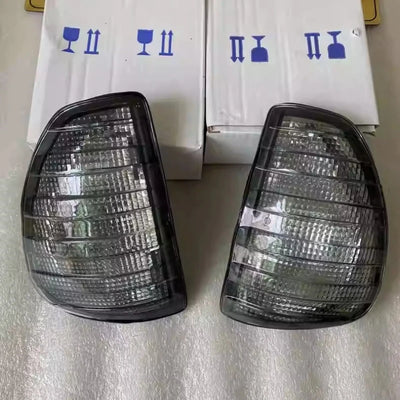 Feu Latéral Clignotant Mercedes Classe E W123 Look Classique - vue de profil - Becquet Voiture