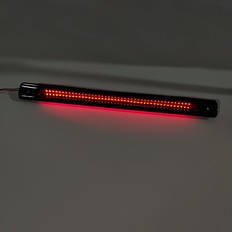 Central Rear Stop Light for Vans GM 15264475 - close-up view - Becquet Voiture