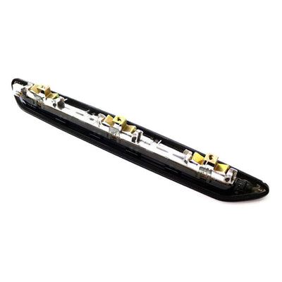 Feu Stop Arrière Haut Noir LED pour VW Polo MK4 9N 2002-2009 - vue de profil 2 - Becquet Voiture