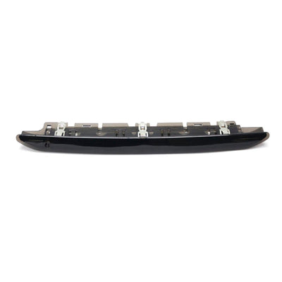 Feu Stop Arrière LED Haut de Gamme Seat Leon 5F 2011-2016 Lentille Noire - détail du montage - Becquet Voiture