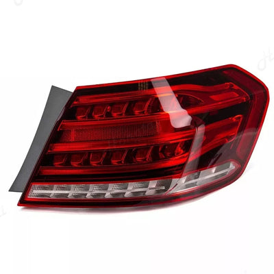 Feu Stop Arrière Mercedes Classe E W212 2014-2015 OEM - vue rapprochée - Becquet Voiture