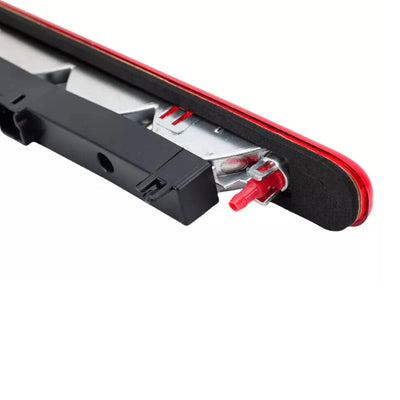 Feu Stop Arrière Rouge Haut Niveau LED Citroën C1 Peugeot - packshot studio - Becquet Voiture