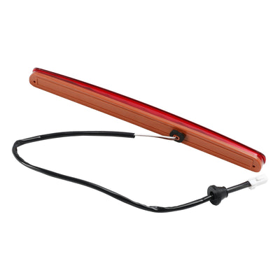 Feu Stop Arrière Surélevé pour FIAT 500 Convertible 2009-2018 - détail du montage - Becquet Voiture