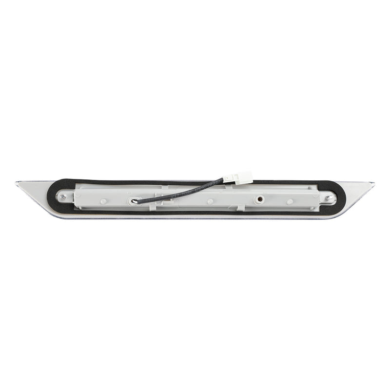 Feu Stop LED Nissan X-TRAIL T31 2008-2013 Blanc - détail du montage - Becquet Voiture