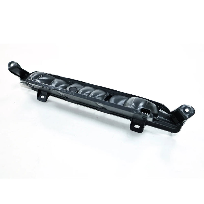 Feu Stop Pare-Chocs Ford Mustang Mach-E LJ8B15500BB - packshot studio - Becquet Voiture