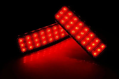 Feux Antibrouillard Arrière Réflecteur LED Ford Transit Custom 2013+ - vue de trois-quarts - Becquet Voiture