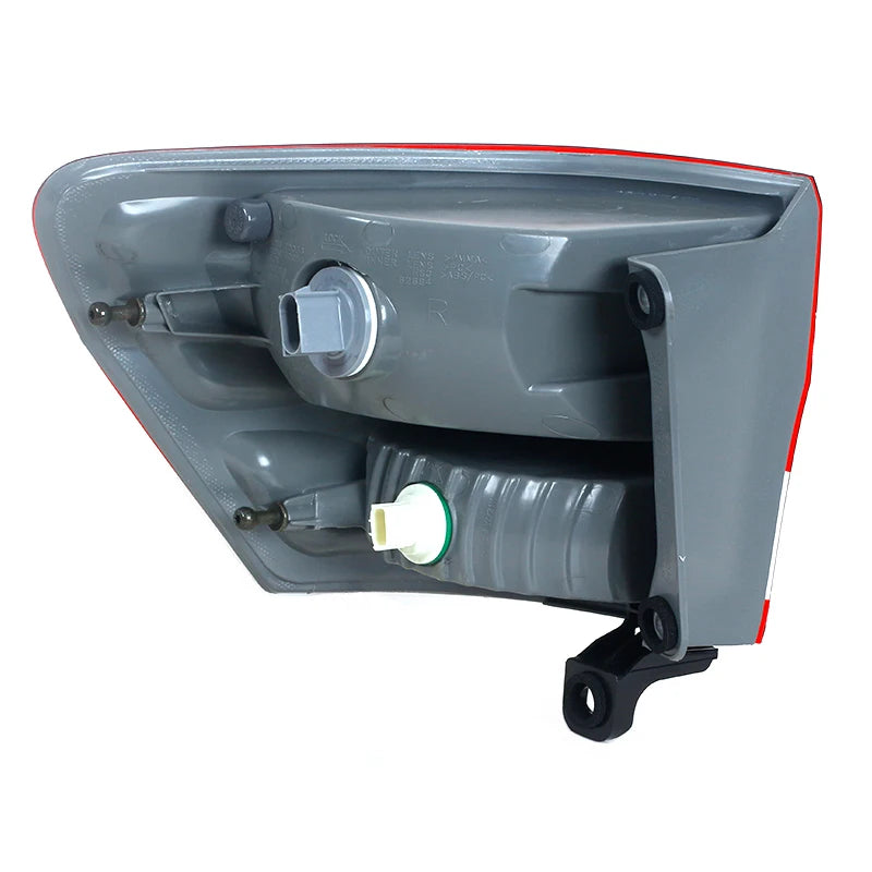 Feux Arrière Jeep Grand Cherokee 2011-2013 - vue de trois-quarts - Becquet Voiture