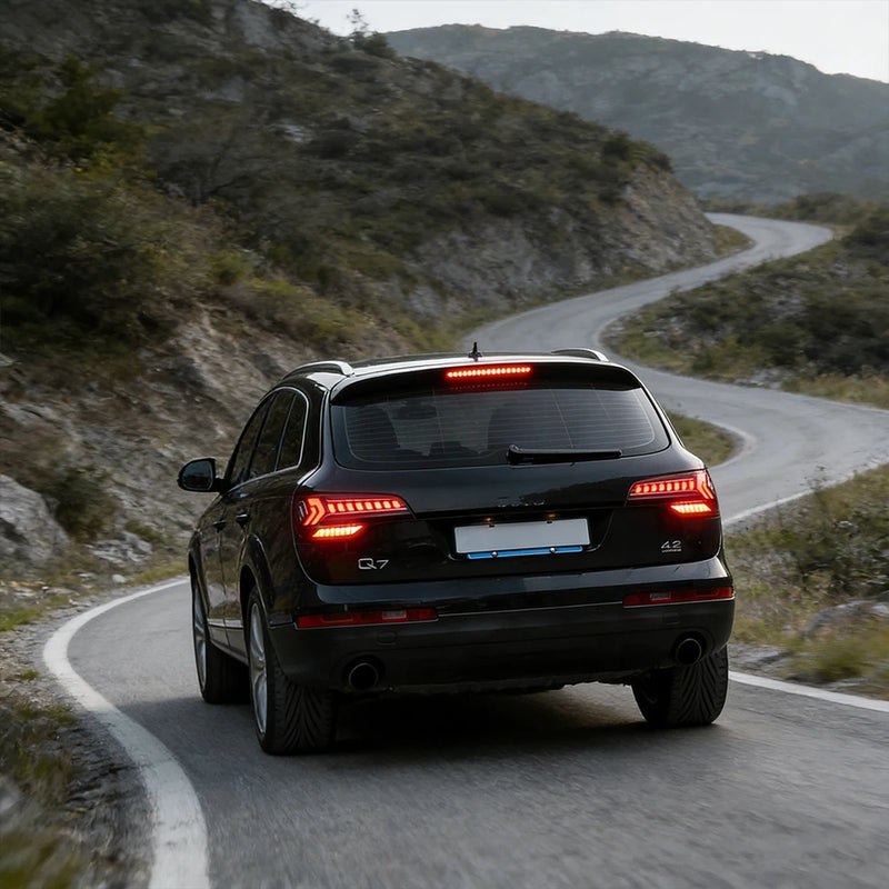 Audi Q7 2006-2015 LED Taillights with Start-up Animation - studio packshot - Becquet Voiture