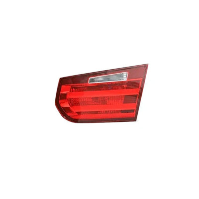 Feux Arrière LED BMW Série 3 F30 2012-2016 - détail du montage - Becquet Voiture