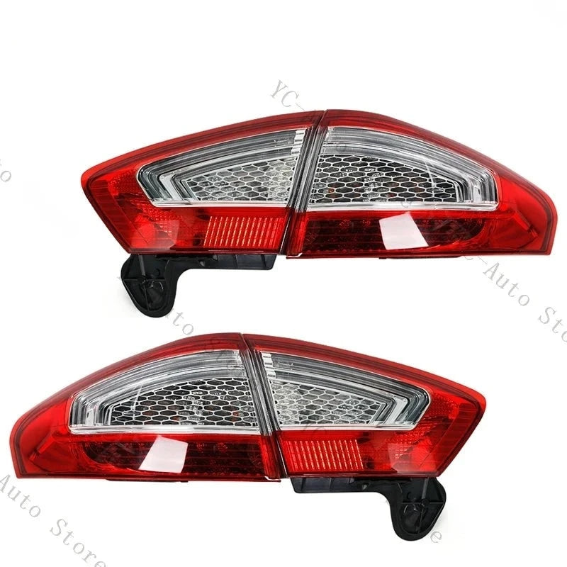 Feux Arrière LED Ford Mondeo 2011-2012 - vue de face - Becquet Voiture