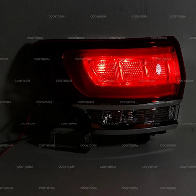 Feux Arrière LED Jeep Grand Cherokee 2011-2016 - packshot studio - Becquet Voiture