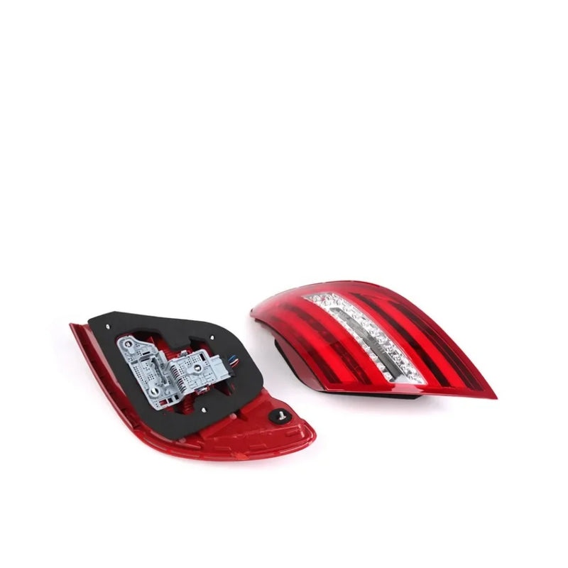 Feux Arrière LED Mercedes Classe C W204 2011-2014 - vue de trois-quarts - Becquet Voiture