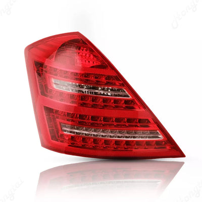 Feux Arrière LED Mercedes Classe S W221 (2006-2009) Paire - détail du montage - Becquet Voiture