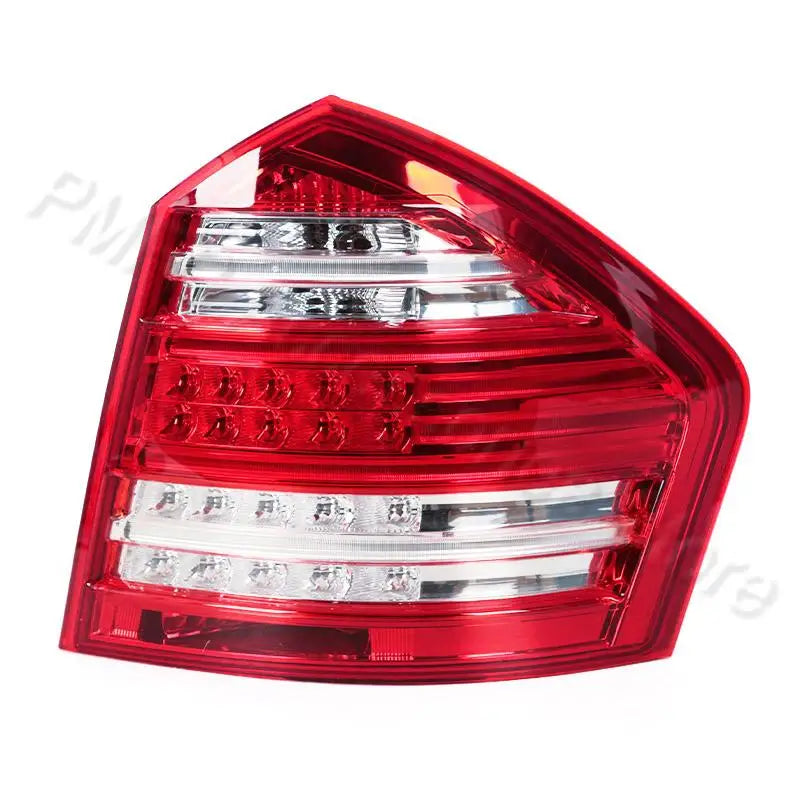 Feux Arrière LED Mercedes GL W164 2009-2011 Clignotant Stop - détail du montage - Becquet Voiture