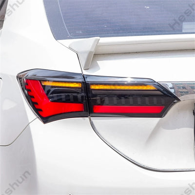 Feux Arriere LED Paire Toyota Corolla Altis Berline - vue de trois-quarts - Becquet Voiture