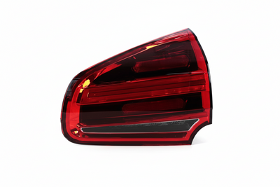 Feux Arrière LED Porsche Cayenne 958 2015-2017 - vue de trois-quarts - Becquet Voiture