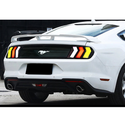 Feux Arrière LED RGB Ford Mustang S550 2015-2023 (réf. 2) - installé sur véhicule - Becquet Voiture