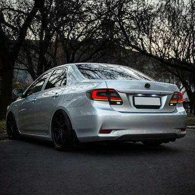 Feux Arrière LED Toyota Corolla 2011-2013 (Homologués E-mark) - vue de profil - Becquet Voiture