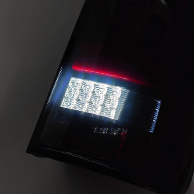 Feux Arrière LED Toyota Hiace 2005-2018 Paire - en situation - Becquet Voiture