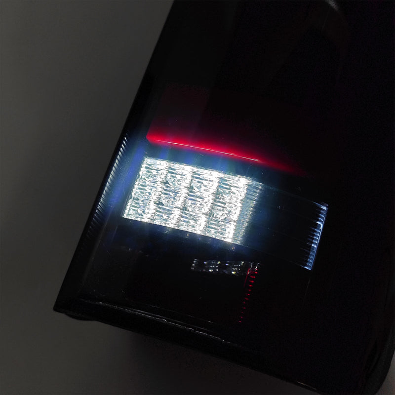 Feux Arrière LED Toyota Hiace 2005-2018 Paire - en situation - Becquet Voiture