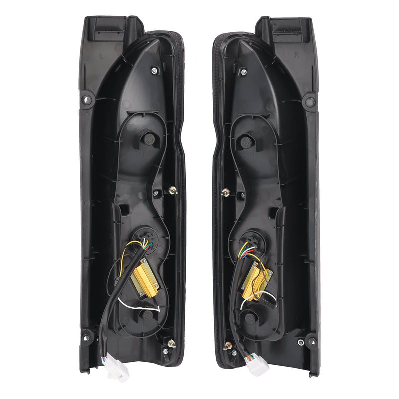 Feux Arrière LED Toyota Hiace 2005-2018 Paire - installé sur véhicule - Becquet Voiture