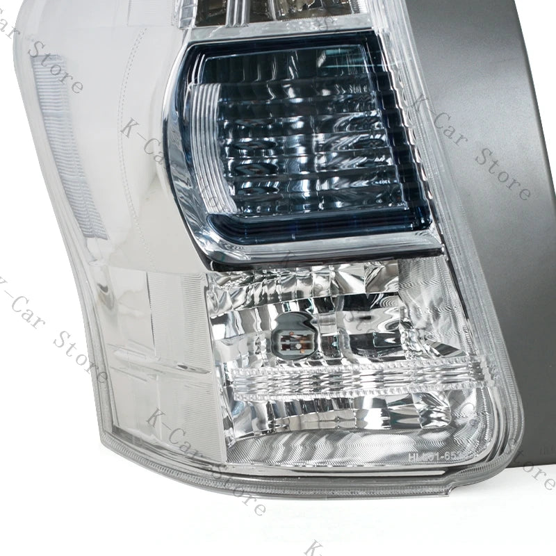 Feux Arrière LED Toyota Prius Alpha 2012-2014 - installé sur véhicule - Becquet Voiture