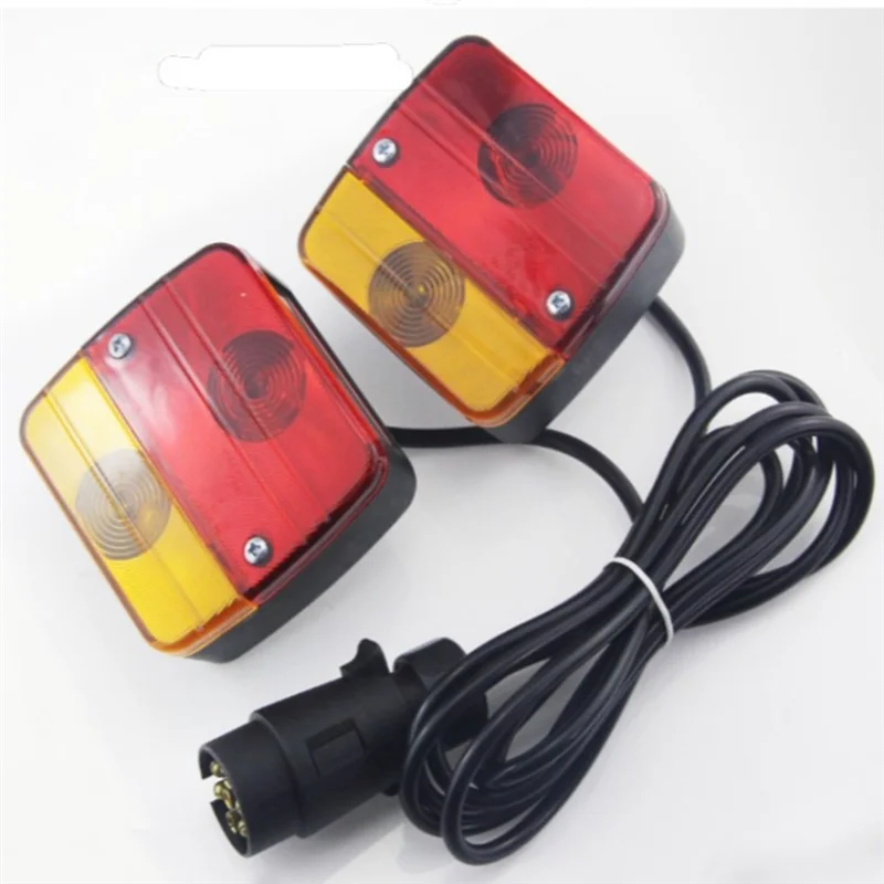Universal 12V 7-Pin LED Trailer Tail Lights - fitted on vehicle - Becquet Voiture