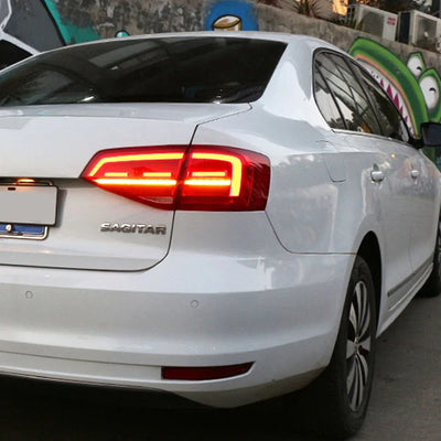 Feux Arrière LED Volkswagen Jetta Mk6 Sagitar 2015-2018 - vue arrière - Becquet Voiture