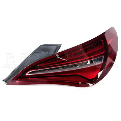Feux Arrière Mercedes CLA W117 CLA180 CLA220 CLA260 2016-2019 - détail du montage - Becquet Voiture