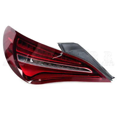 Feux Arrière Mercedes CLA W117 CLA180 CLA220 CLA260 2016-2019 - vue rapprochée - Becquet Voiture