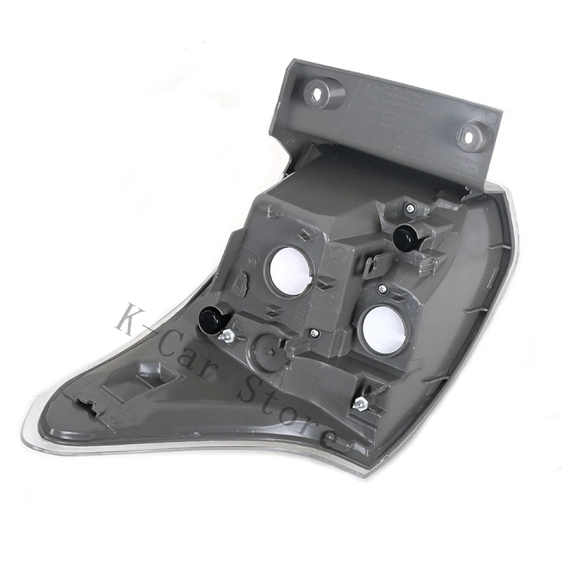Feux Arrière Mitsubishi Outlander 2013-2015 - vue de trois-quarts - Becquet Voiture