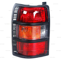 Feux Arrière Mitsubishi Pajero V31 V32 V33 1993-1997 - vue de profil - Becquet Voiture