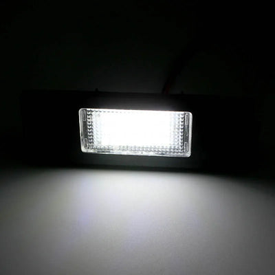 Feux de Plaque LED BMW Série 1 F20 Z4 MINI - vue de trois-quarts - Becquet Voiture