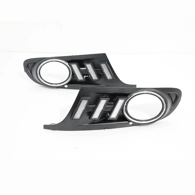 Feux DRL LED VW Golf 6 MK6 2009-2013 Antibrouillard Couleur - vue de trois-quarts - Becquet Voiture