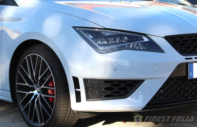 Film de Protection Latéral Seat Leon Cupra 5F Noir - vue de face - Becquet Voiture