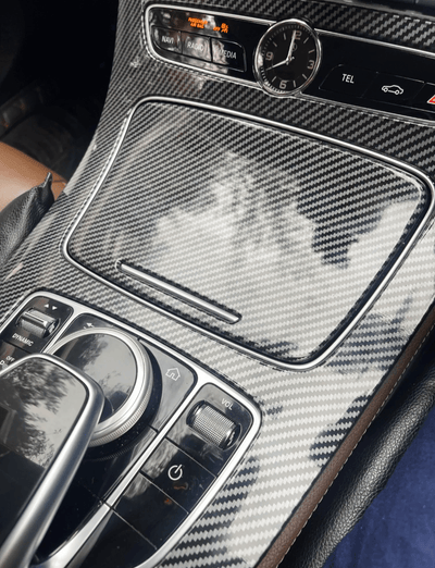 Garniture console centrale carbone Mercedes Classe E W213 - vue de profil - Becquet Voiture