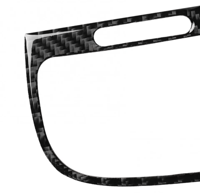 Garniture intérieure carbone VW Golf 6 - détail du montage - Becquet Voiture