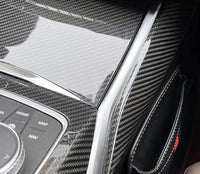Carbon-Innenraumverkleidung BMW G80 G82 - Montagedetail - Becquet Voiture