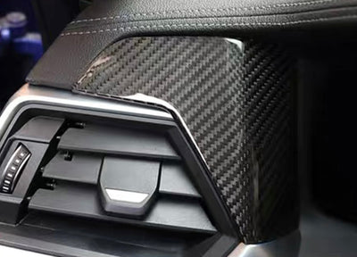 Garniture Intérieure Fibre Carbone BMW G80 G82 - vue de trois-quarts - Becquet Voiture