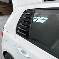 Garniture Lunette VW Golf 5 6 7 MK5 MK6 MK7 MK7.5 - vue de trois-quarts - Becquet Voiture