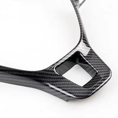 Garniture tableau de bord carbone Volkswagen Golf 7 inserts 2012-2021 - vue rapprochée - Becquet Voiture
