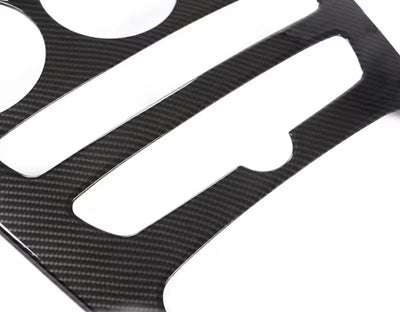 Garnitures console centrale carbone Mercedes Classe E W213 - vue rapprochée - Becquet Voiture