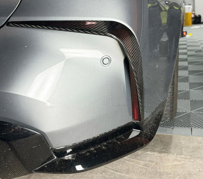 Garnitures Pare-Chocs Arrière Carbone BMW G80 G82 - vue de profil - Becquet Voiture