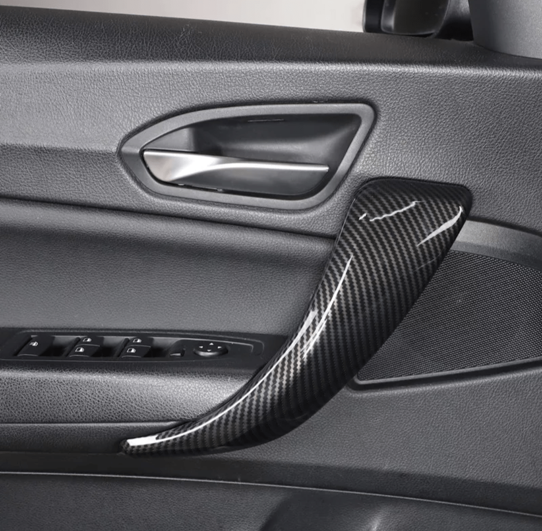 Garnitures poignées carbone BMW Série 1 F20 - vue de face - Becquet Voiture