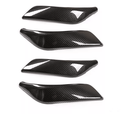 Garnitures poignées carbone BMW Série 1 F20 - vue de trois-quarts - Becquet Voiture