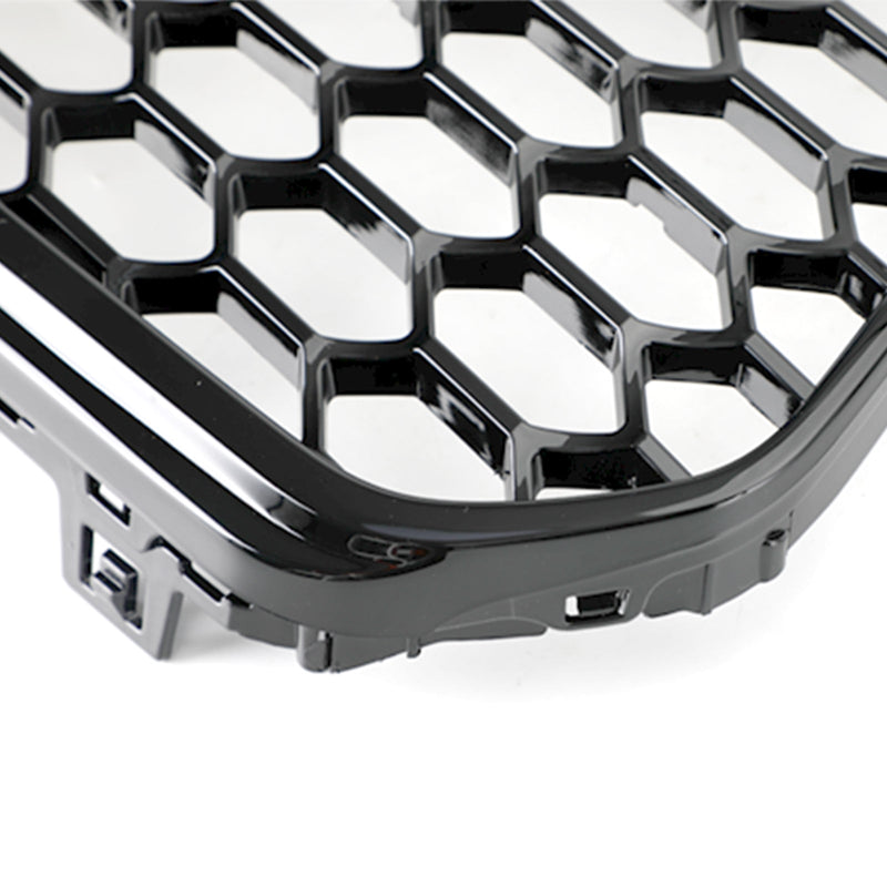 Grille Avant Maille Nid Abeille Style RS5 Noir Brillant Audi - détail du montage 2 - Becquet Voiture
