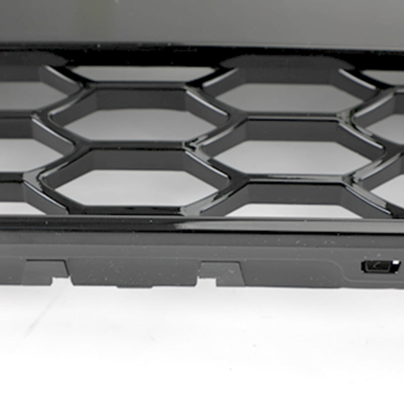 Grille Avant Maille Nid Abeille Style RS5 Noir Brillant Audi - vue de face 3 - Becquet Voiture