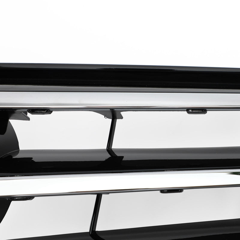 Grille Calandre Avant LED Noire Chromée Benz Classe C W204 - en situation - Becquet Voiture