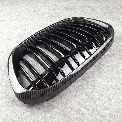 Grille de Calandre Carbone BMW Série 3 5 X3 X5 - vue de trois-quarts - Becquet Voiture